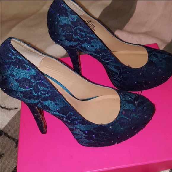 Betsey Johnson lace heels 👠 - Picture 6 of 13